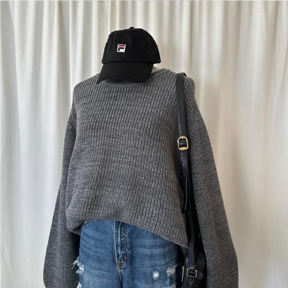 L.L. Bean ribbed Crewneck sweater with chunky oversized fit. - Picture 5 of 8